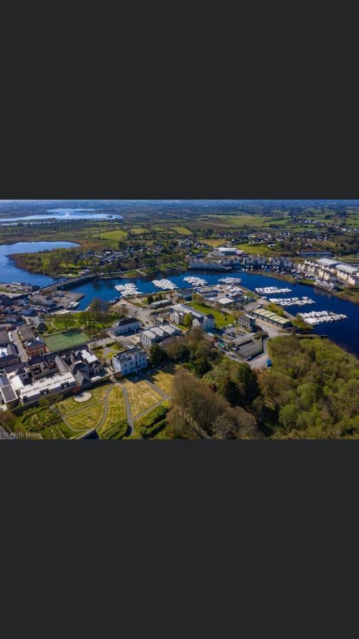 Вилла Parisian Style Townhouse Carrick-on-Shannon Экстерьер фото