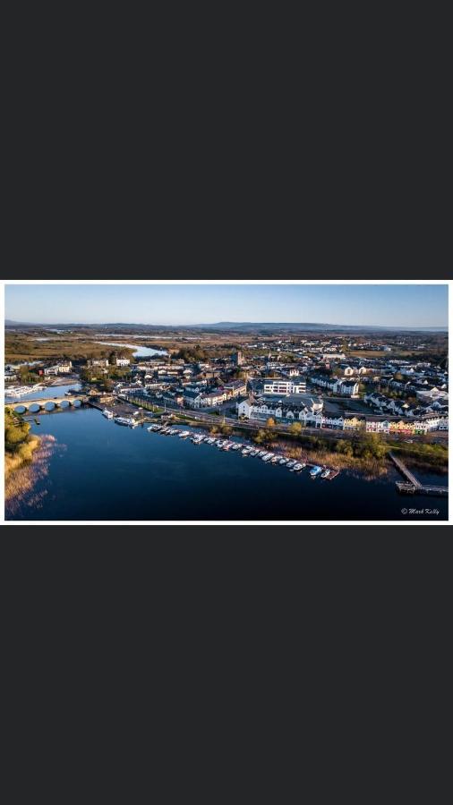 Вилла Parisian Style Townhouse Carrick-on-Shannon Экстерьер фото