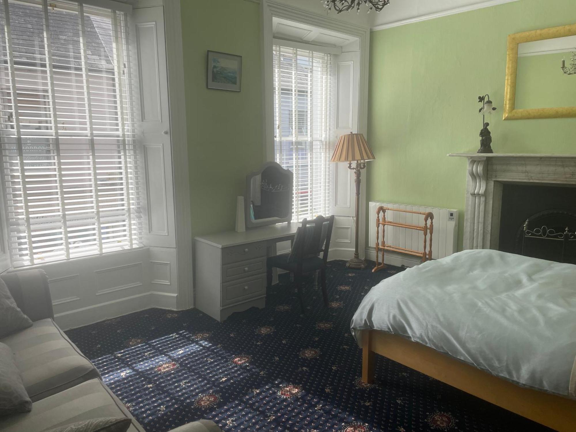 Вилла Parisian Style Townhouse Carrick-on-Shannon Экстерьер фото